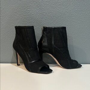JESSICA SIMPSON COLSEN Peep-Toe Ankle Boots